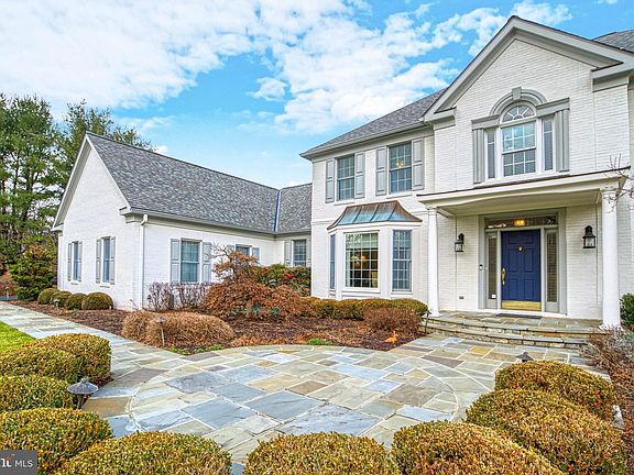 2nd image of 10606 Dogwood Farm Ln
