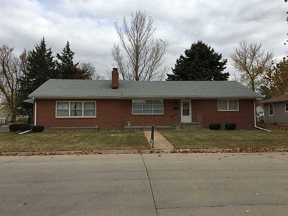 2nd image of 613 E Hawthorne St
