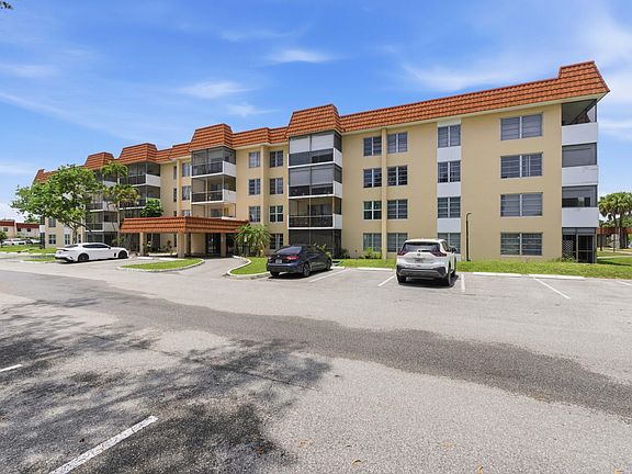 2nd image of 4152 Inverrary Dr APT 311