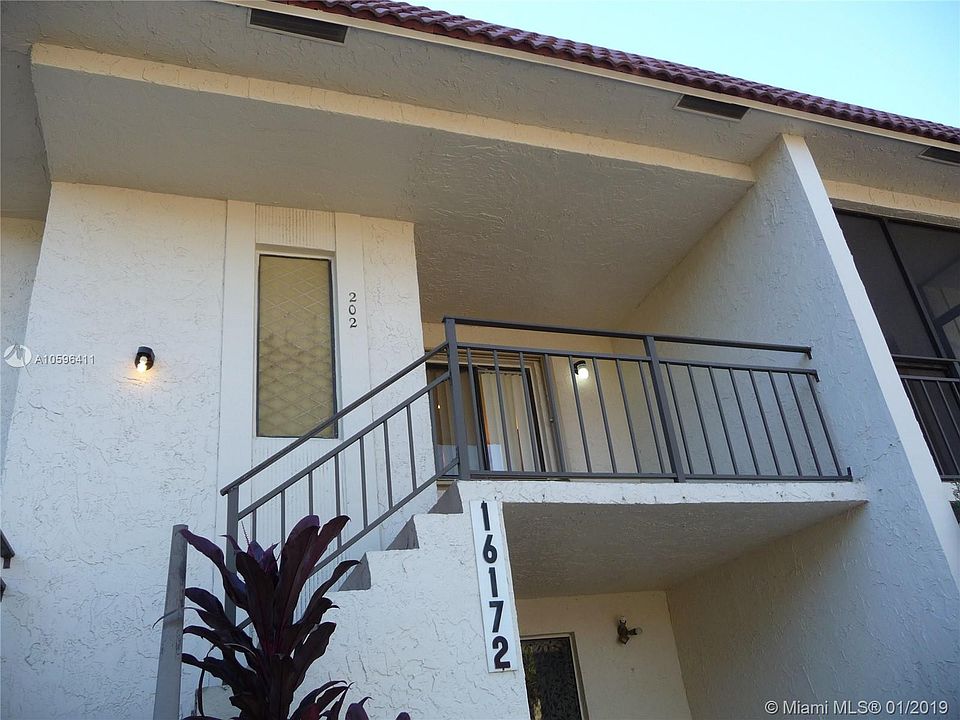 1st image of 16172 Laurel Dr #202