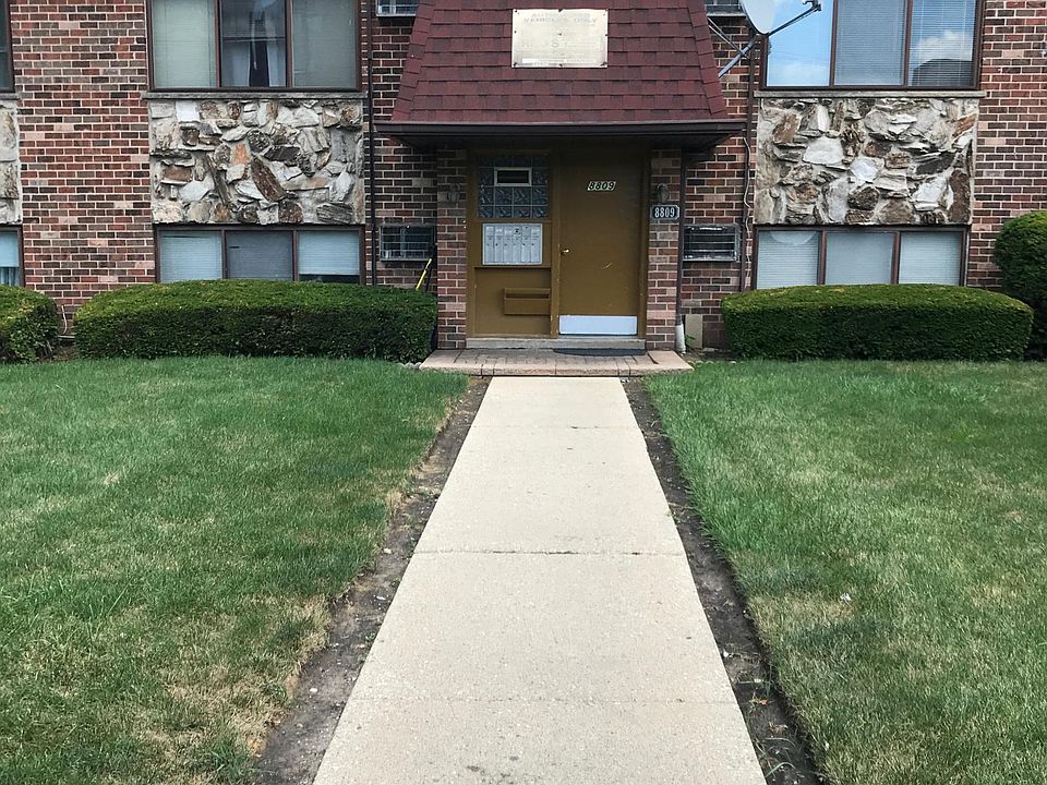 8809 Carleah exterior