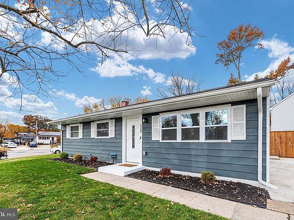 3rd image of 1304 Eleanore Dr