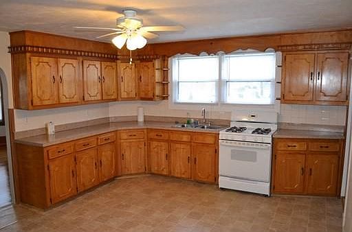 5th image of 21 Saint James Ave #21