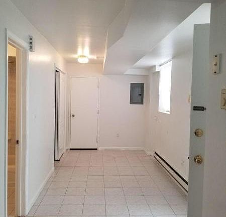 5th image of 497 Mosely Ave #1