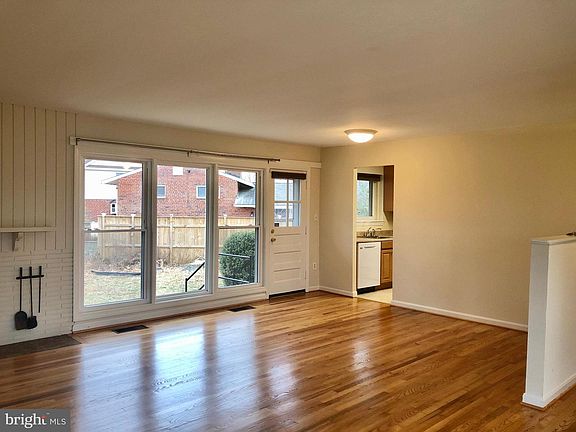 3rd image of 2611 Sigmona St
