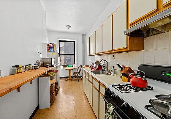 4th image of 446 Kingston Ave APT A19