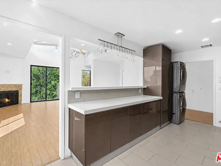 2175 S Beverly Glen Blvd #406 — Photo 4