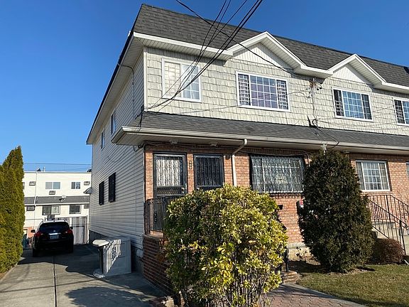 2nd image of 969 Lincoln Ave