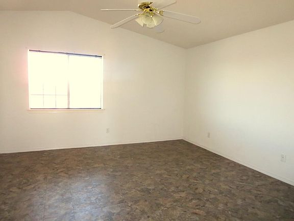 5th image of 212 Desert Breeze Dr