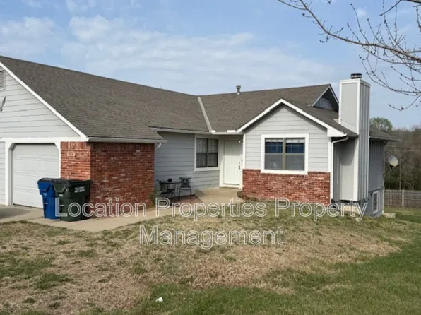 934 Alma Dr #1, Lawrence, KS 66049