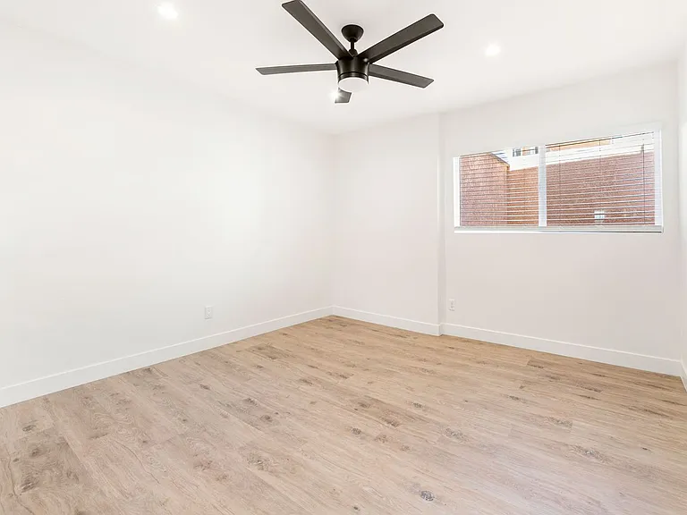 (32) 4901 August Street — Photo 10