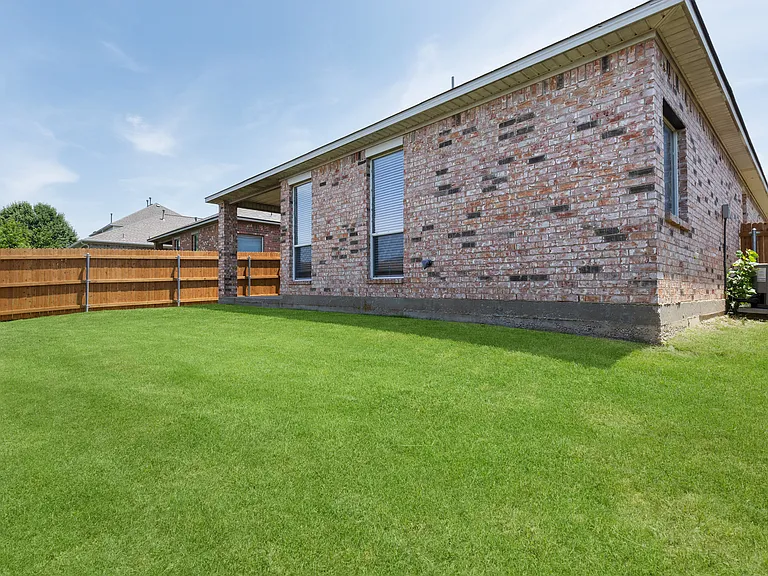 4037 Martinsburg Dr — Photo 25