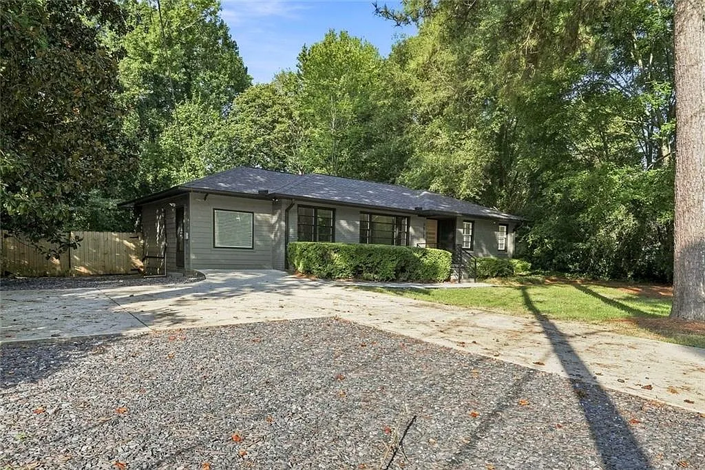 3 bed, 3.0 bath, $3,120 — Photo 2