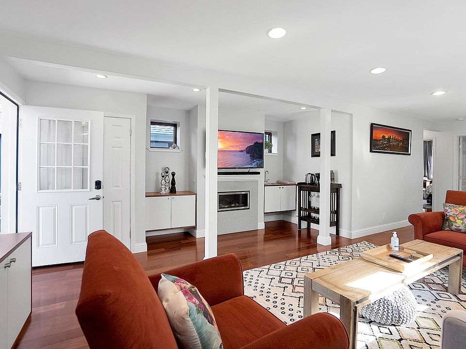 Spacious Living Room