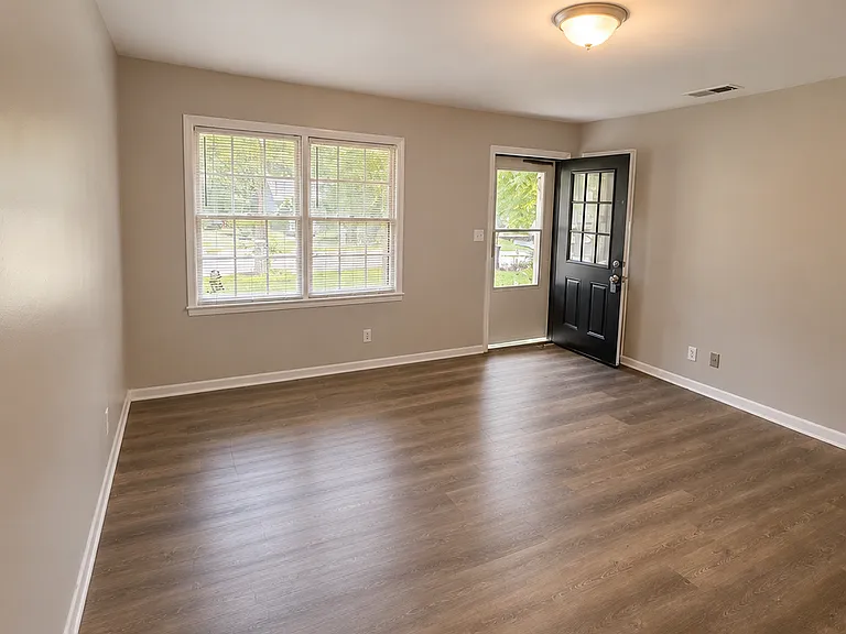 307 Christopher Cir — Photo 26