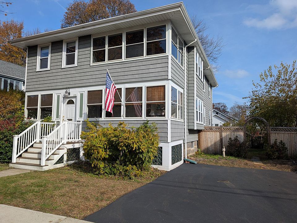 street view , fenced yard , driveway