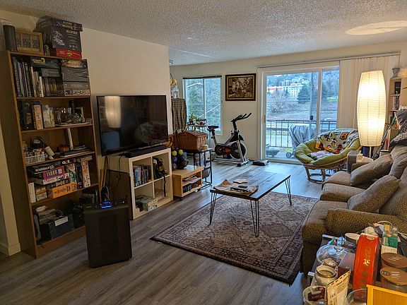 3rd image of 2839 Thorndyke Ave W