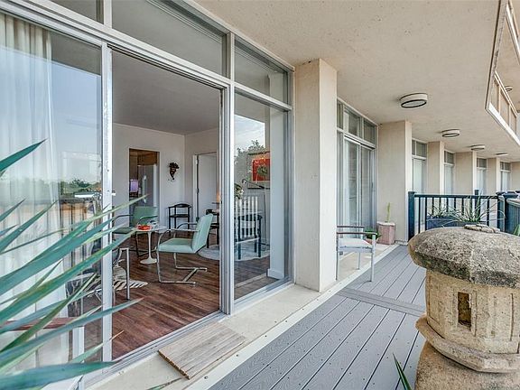 3rd image of 6211 W Northwest Hwy APT 303