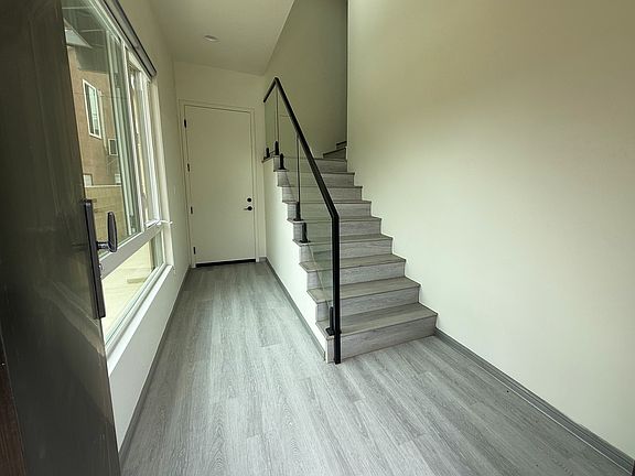 2nd image of 5939 Primrose Ave Unit A