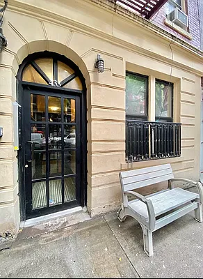 Rented by Waverly Realty Associates | media 20