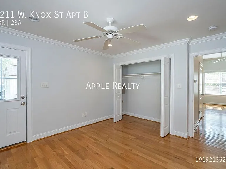 2211 W Knox St #B — Photo 3
