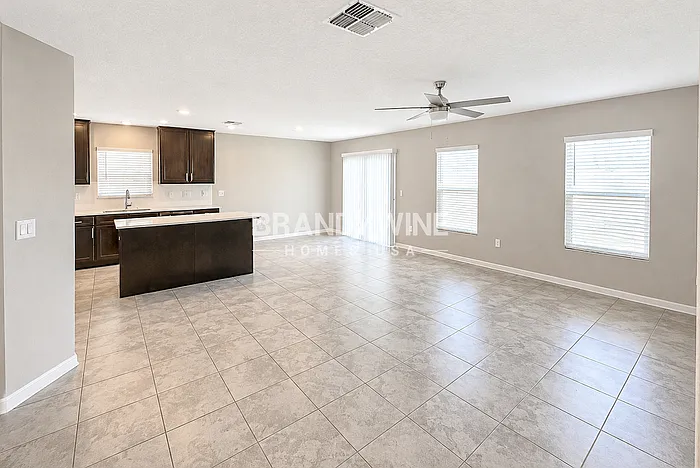 4 bed, 2.0 bath, 1850 sqft, $2,730 — Photo 4