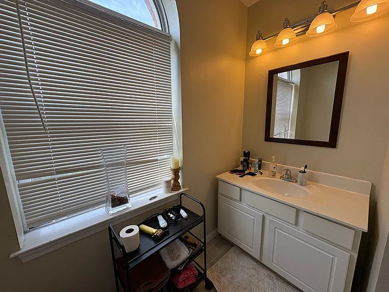 2300 N Calvert St — Photo 21