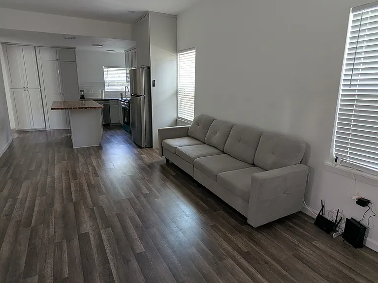 1215 E 12th St #2 — Photo 6