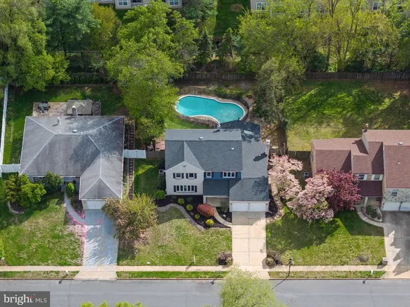 8 W High Ridge Rd, Cherry Hill, NJ 08003