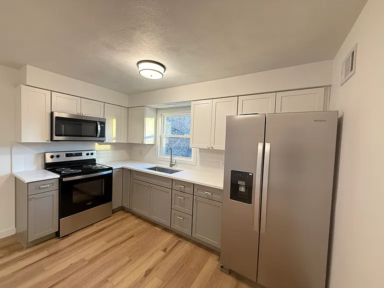 730 E Shore Dr #2 — Photo 2