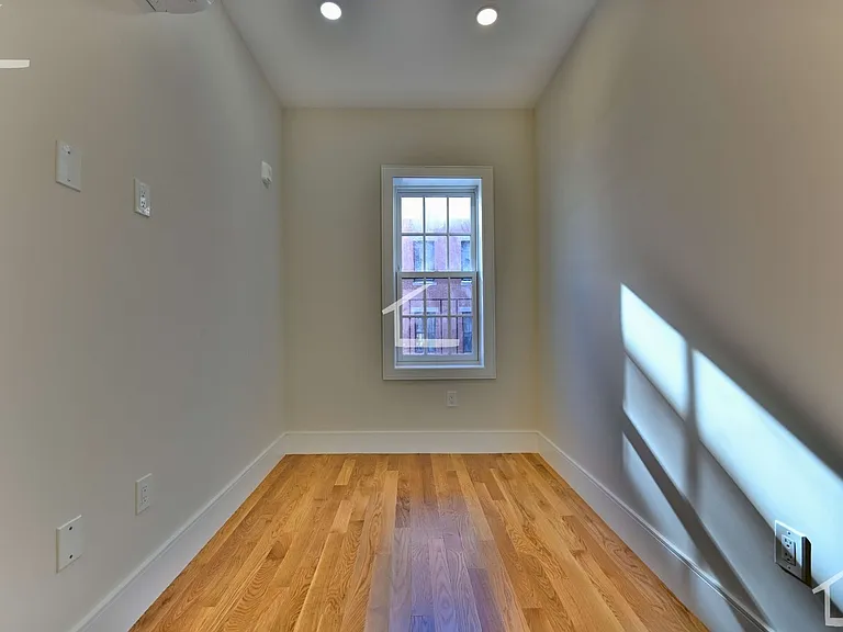 18 Winchester St #6L — Photo 7