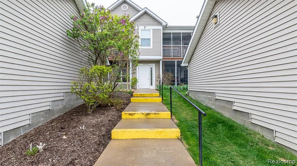 2 bed, 2.0 bath, 1222 sqft, $1,950 — Photo 1