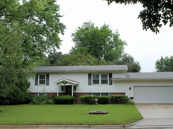 602 E Sunrise St, New Hampton, IA 50659