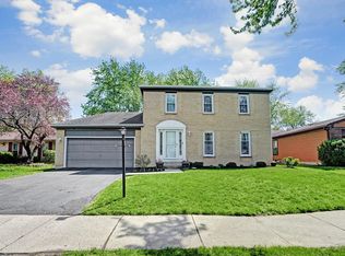 555 Dalton Ln, Roselle, IL 60172