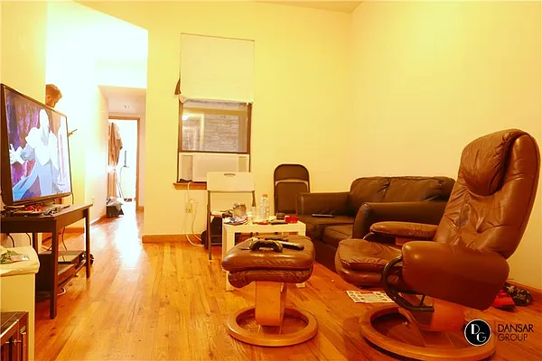 Rented by JK Dansar Corp | media 37