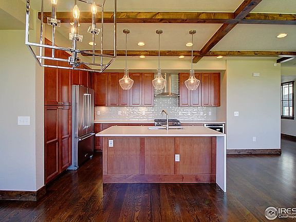 4th image of 505 Canary Ln #505