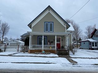 16 Grove St, Malone, NY 12953