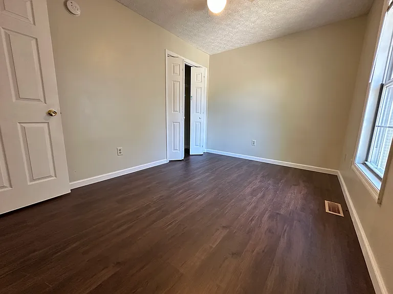 769 E Sherwood Hills Dr — Photo 10