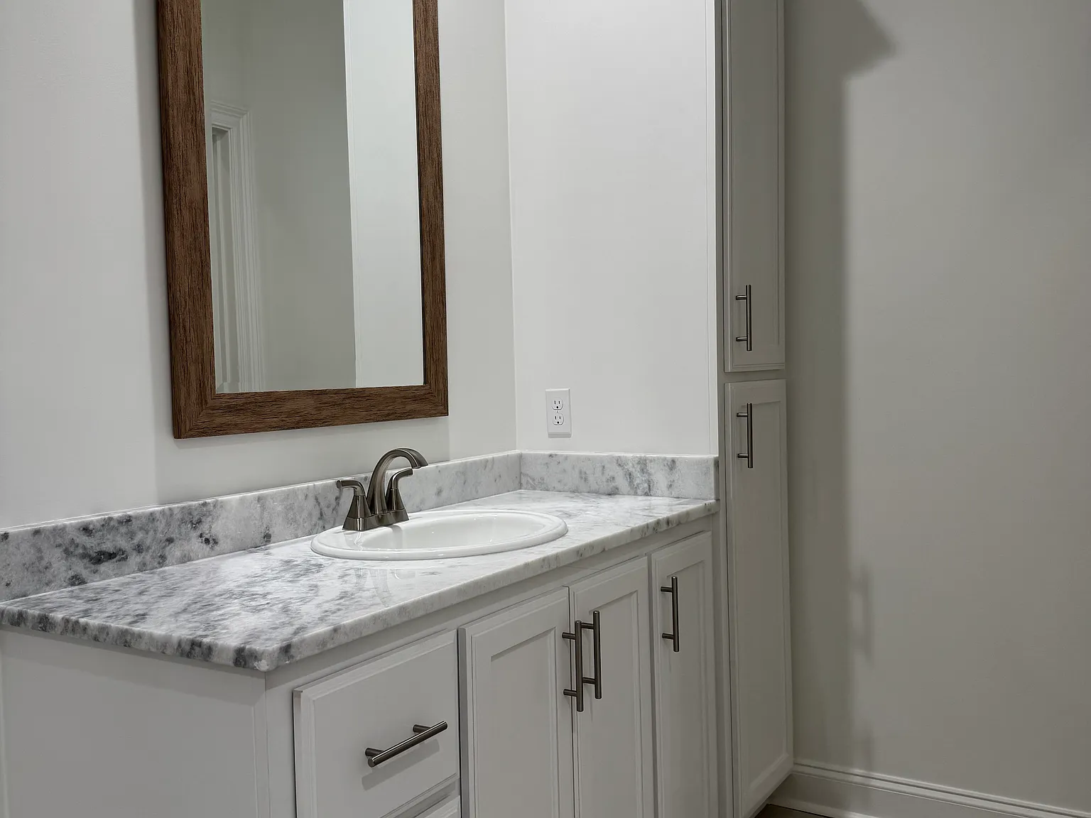 3 bed, 2.5 bath, 1818 sqft, $2,000 — Photo 4