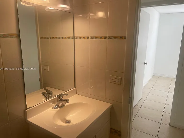 3522 NE 171st St #206 — Photo 8