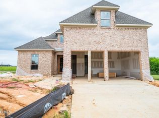 63 Breezeway, Columbus, MS 39701