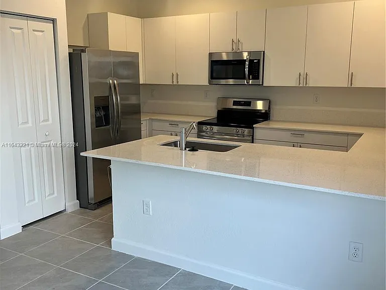 SW 232nd Ln — Photo 3