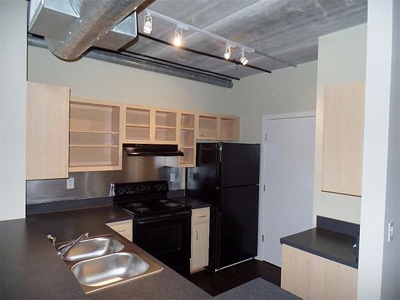 4th image of 800 Peachtree St NE APT 1205