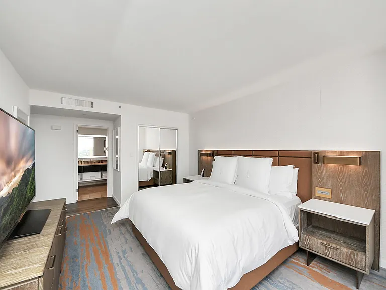 1300 Lamar St #S8 — Photo 36