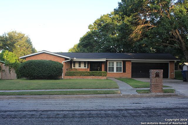 1st image of 906 Briarcliff Dr