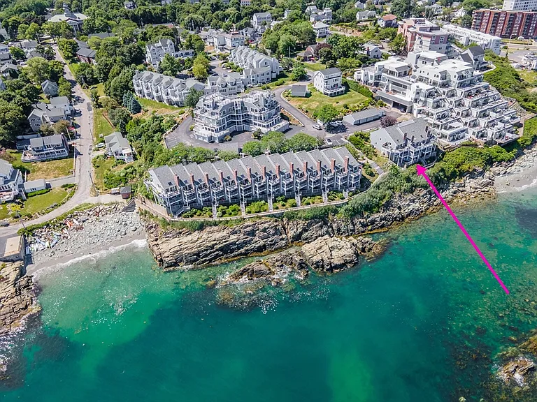 22 Oceanside Dr #22 — Photo 4
