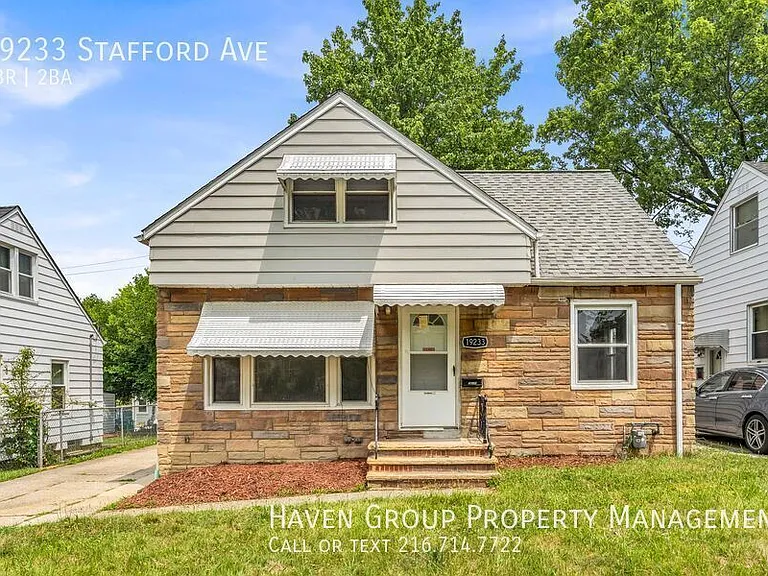19233 Stafford Ave — Photo 1