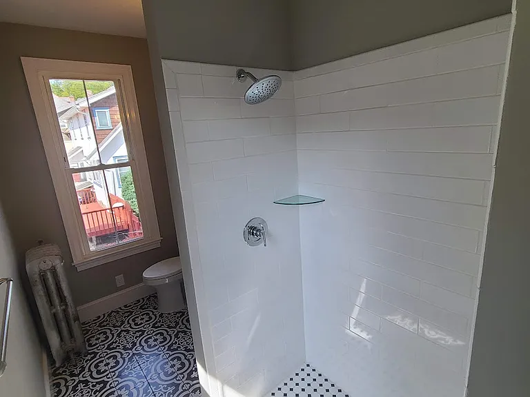 405 W State St — Photo 6