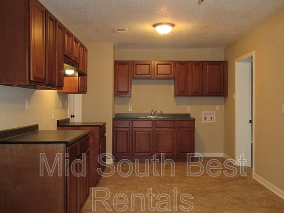 3rd image of 1440 Rolling Hills Dr