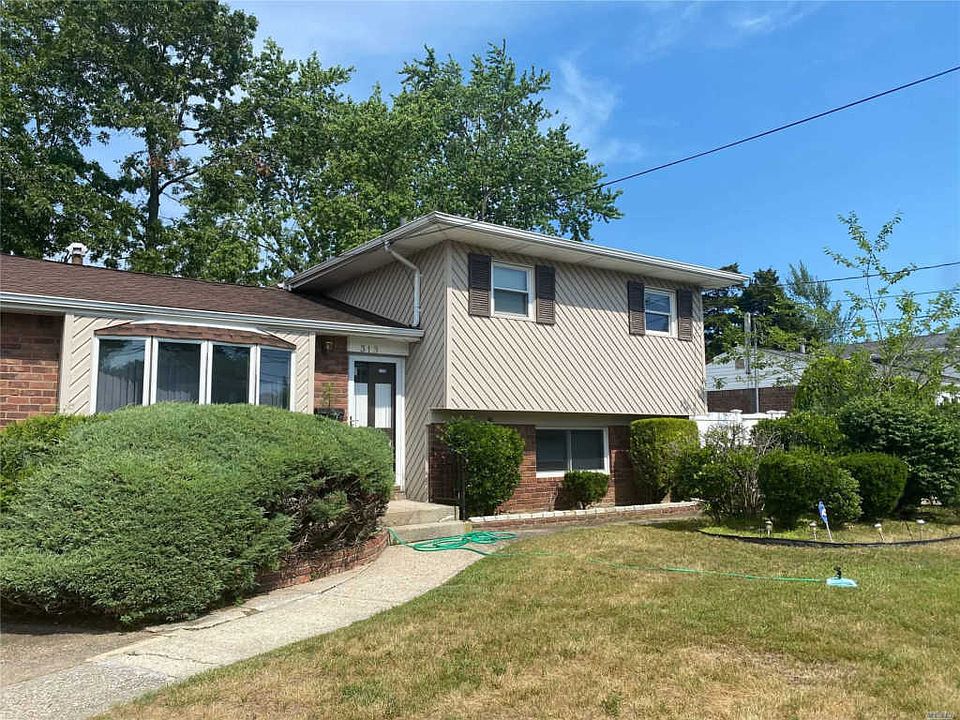 1st image of 313 W 23rd St
